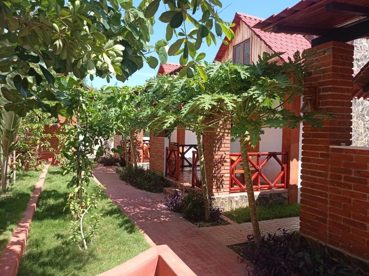 Bungalows Y Cabanas, Las Barracas De La Barra Malucano Exteriér fotografie