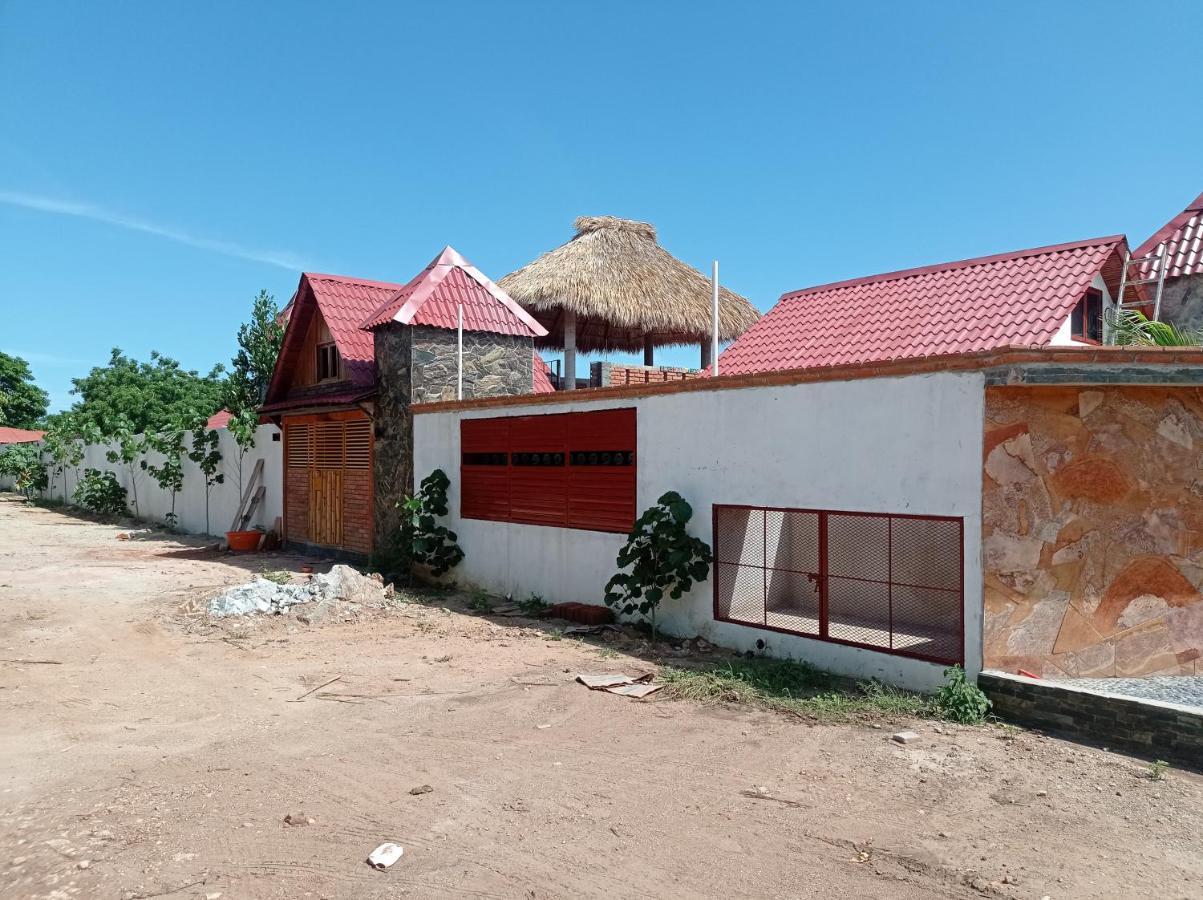 Bungalows Y Cabanas, Las Barracas De La Barra Malucano Exteriér fotografie